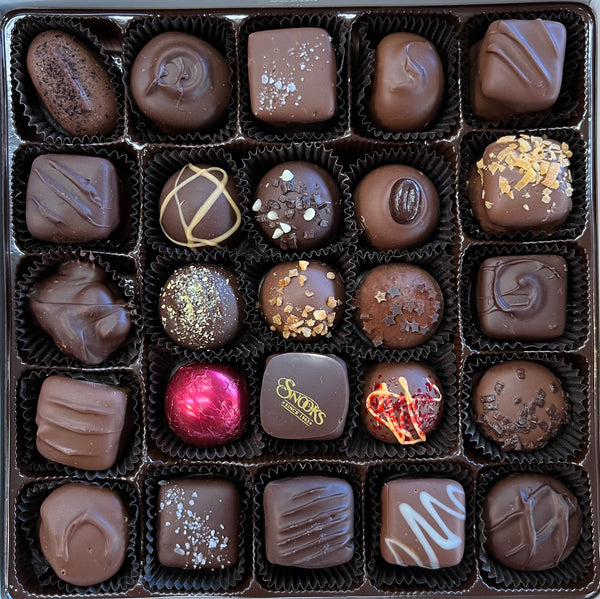 Chocolates and Truffles Box 25 pieces Holly Design